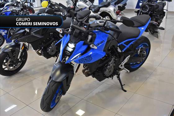 SUZUKI GSX-8S 